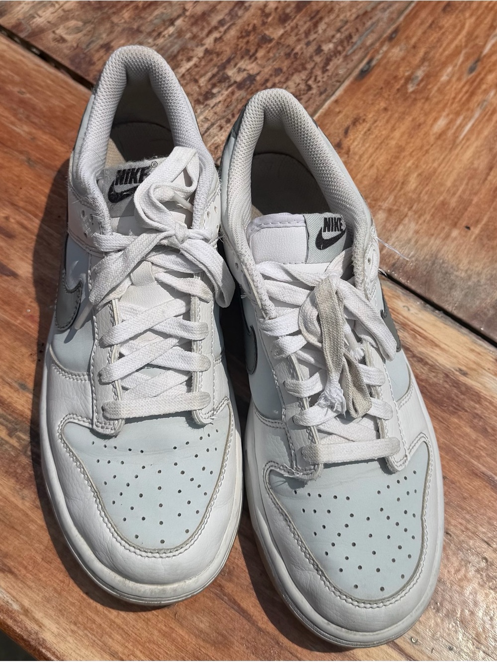 Nike Men's White and Light Gray Low-Top Sneakers